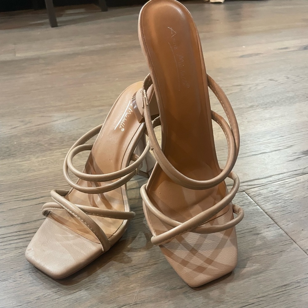 HOT!! Anne Michelle beige high heels with the cutest heel! New never worn! - Picture 2 of 3
